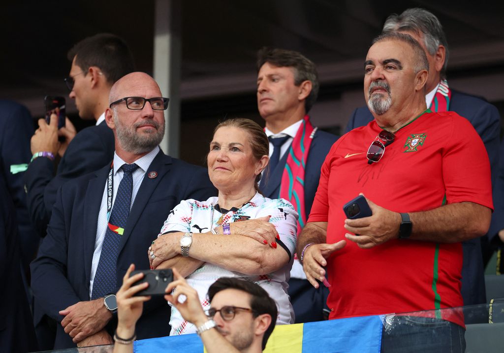 Dolores Aveiro, madre de Cristiano Ronaldo, asiste al partido de dieciseisavos de final del Mundial 2026 entre Portugal y Croacia, disputado en el Toronto Stadium