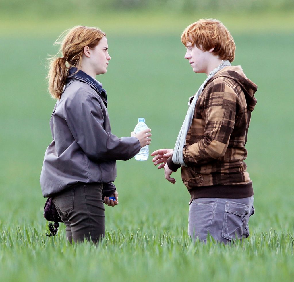 Emma Watson y Rupert Grint grabando Harry Potter 