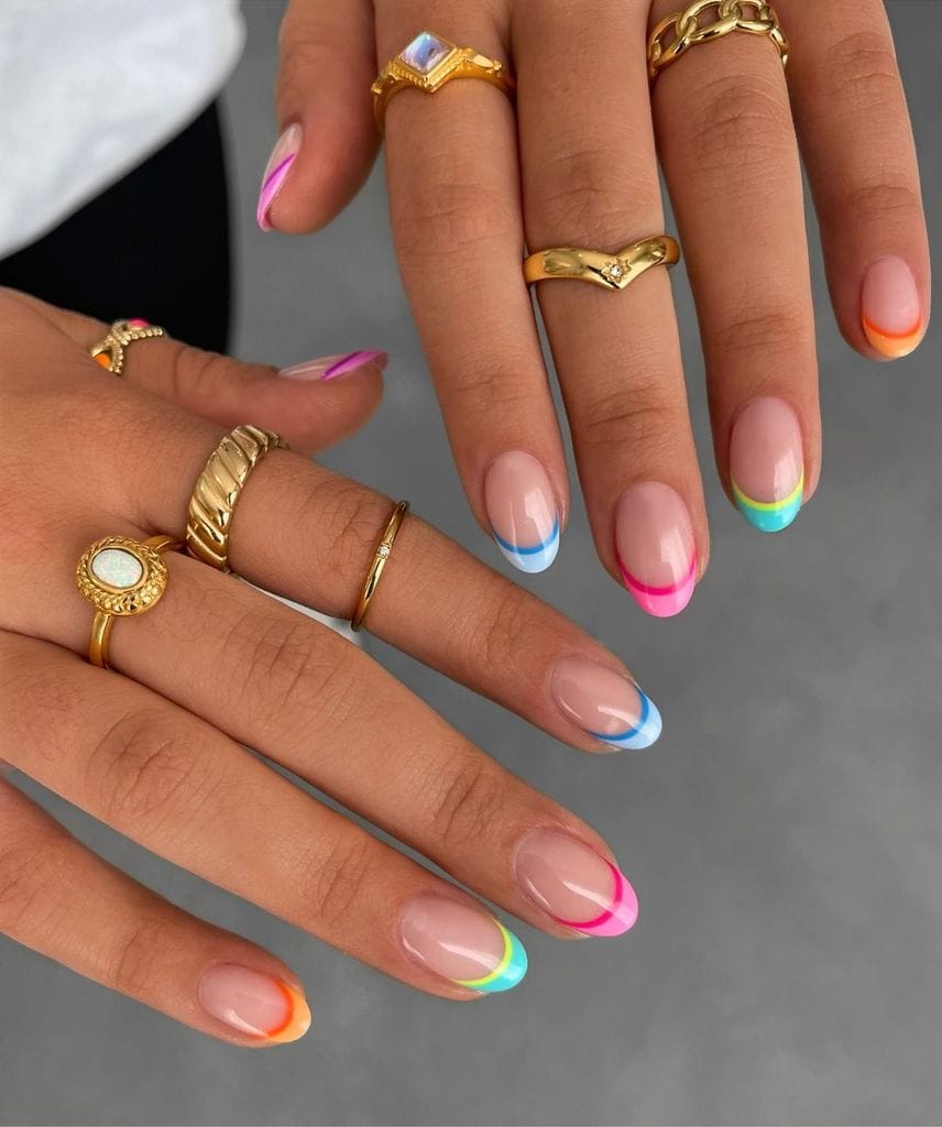 Uñas de gel: francesa con colores neón