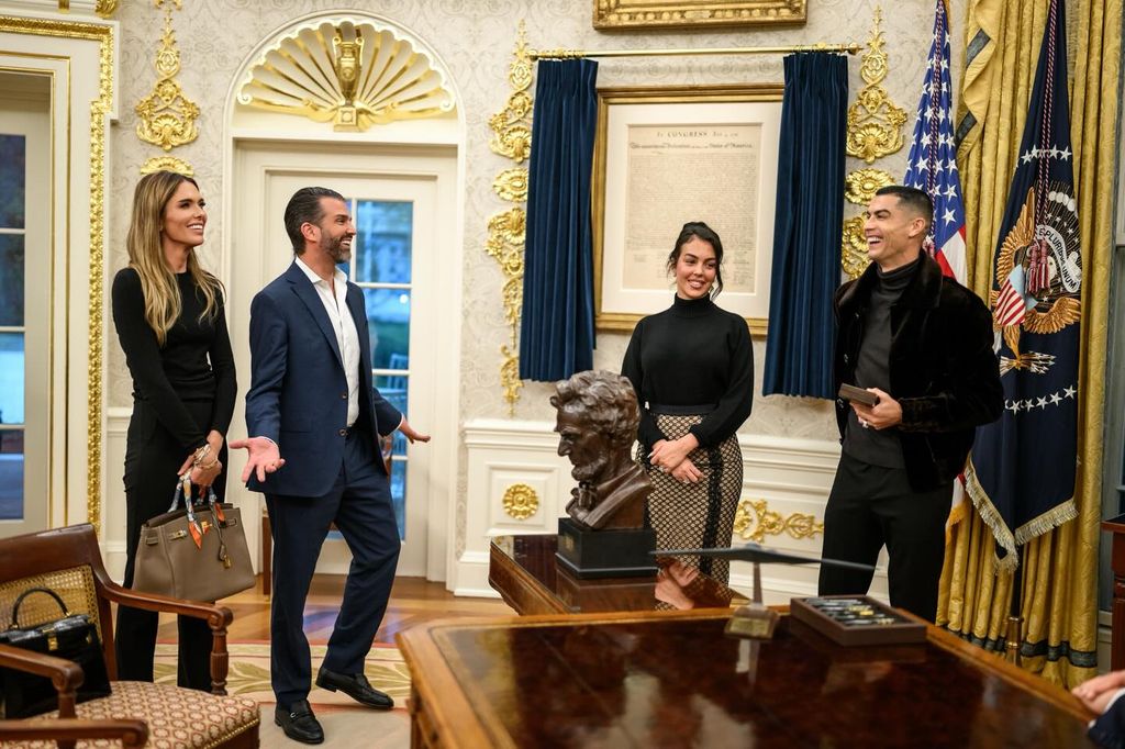 Donald Trump Jr. y su pareja Bettina Anderson se encontraron con Cristiano y Georgina en la Oficina Oval.