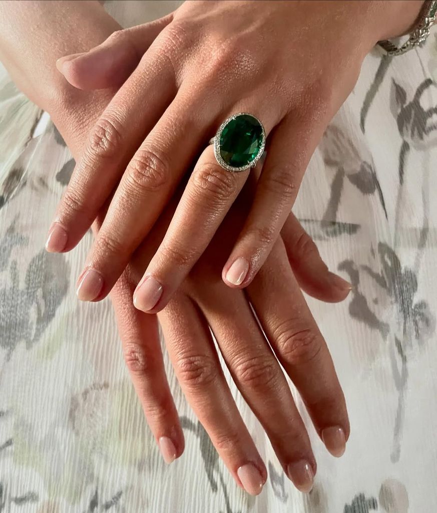 Naturales, tal como las llevaba la monarca de Inglaterra.