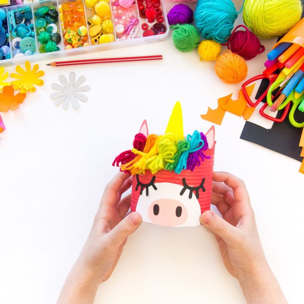 botes de colores y animales