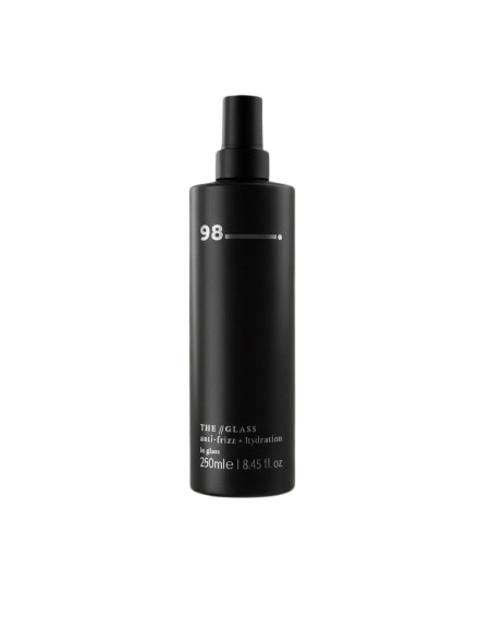 Spray Antifrizz ' THE GLASS // Anti- Frizz Spray' (35 €), de NO.98 Beauty