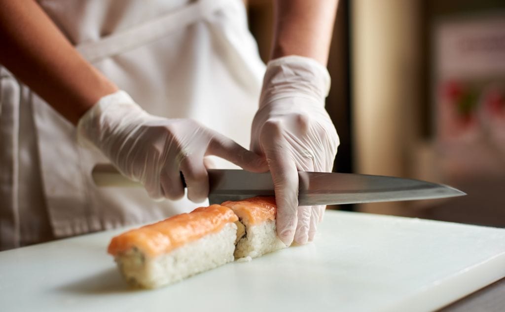Cortando sushi
