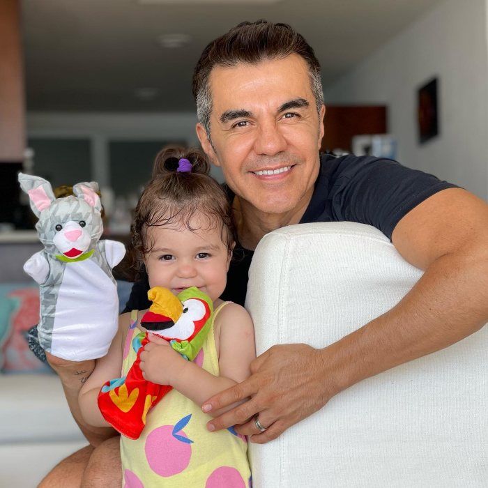 Adrián Uribe