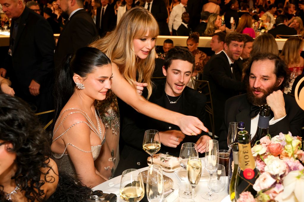 Jennifer Lawrence junto a Kylie Jenner, Timothée Chalamet y Josh Safdie