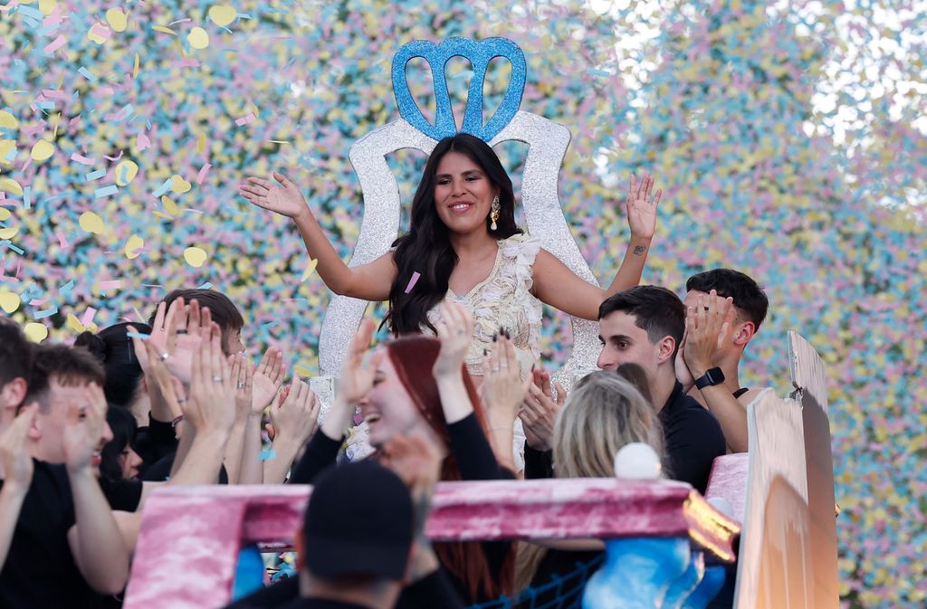 La gran aparición de Isa Pantoja en el estreno de 'La familia de la tele'