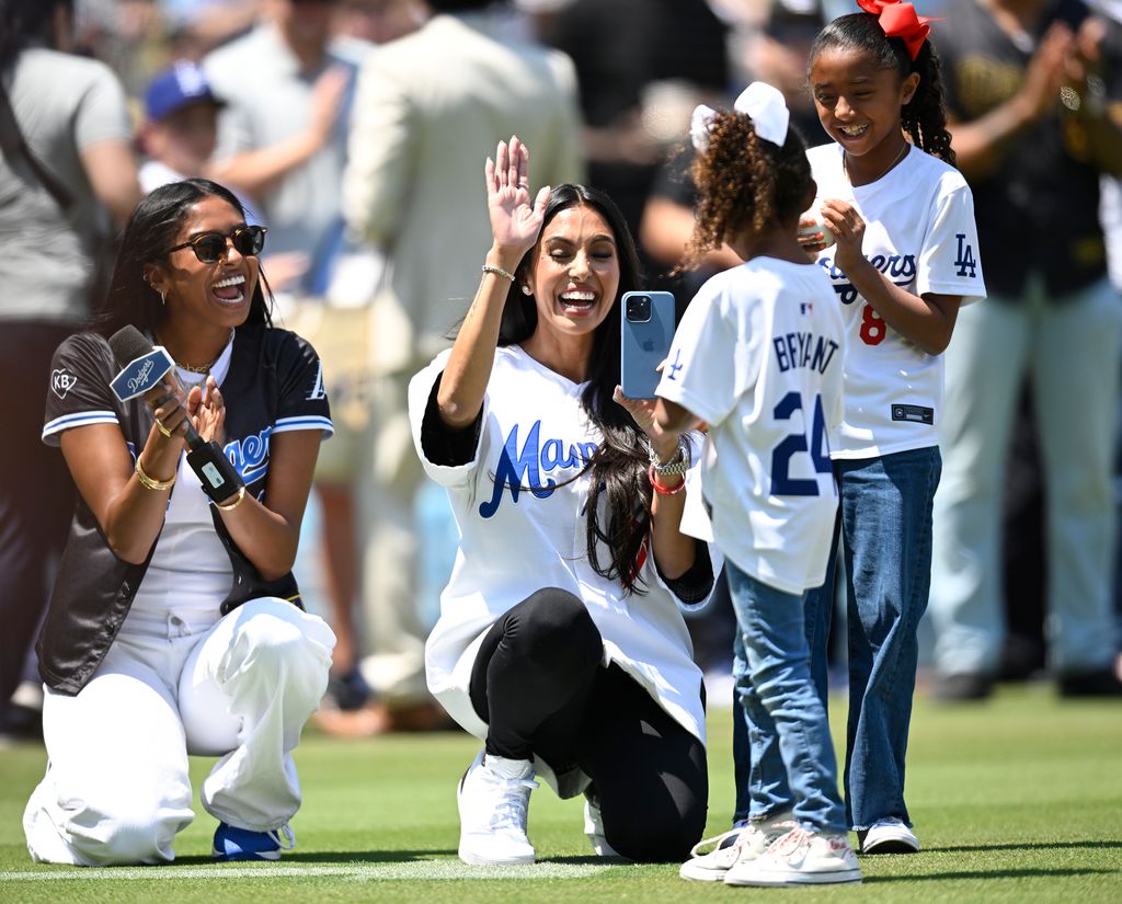 Bianka estuvo acompañada por su madre y sus hermanas Natalia y Capri.