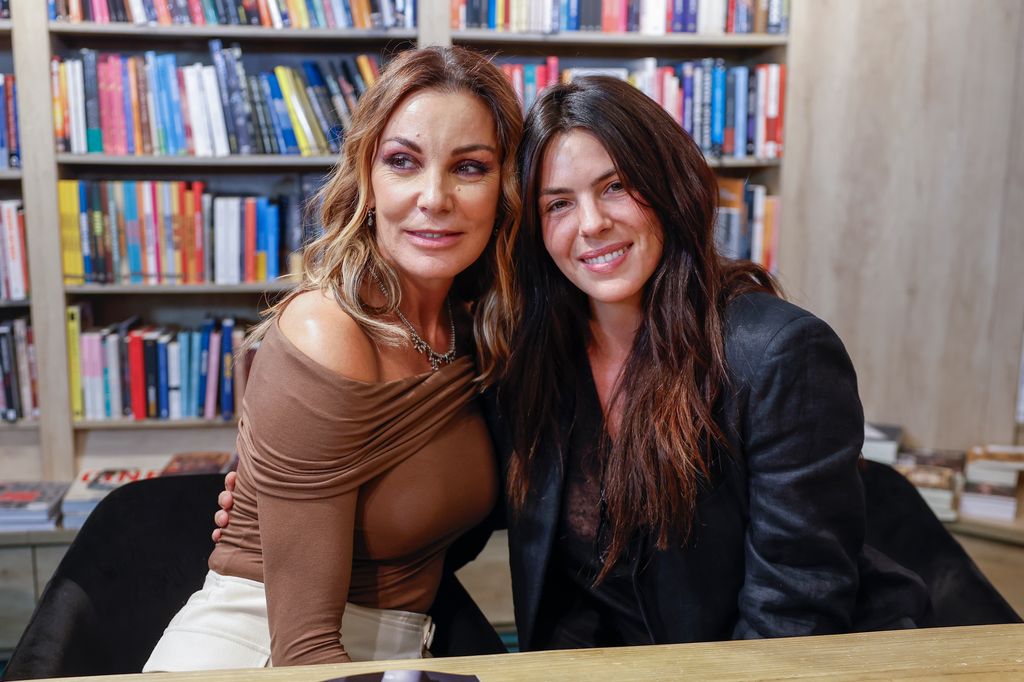 Mar Flores y Laura Matamoros en la premiere del libro de la modelo 