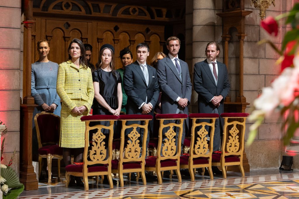 LA PRINCESA CHARLENE Y EL PRÍNCIPE ALBERTO II DE MÓNACO EN LA CATEDRAL DE SAN NICOLÁS DURANTE LAS CELEBRACIONES DEL DÍA NACIONAL DE MÓNACO