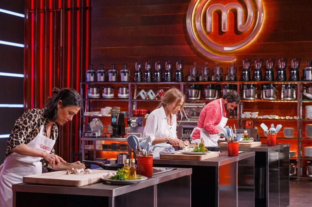 El programa de esta noche abrirá con uno de su restos clásicos: las carreras. 