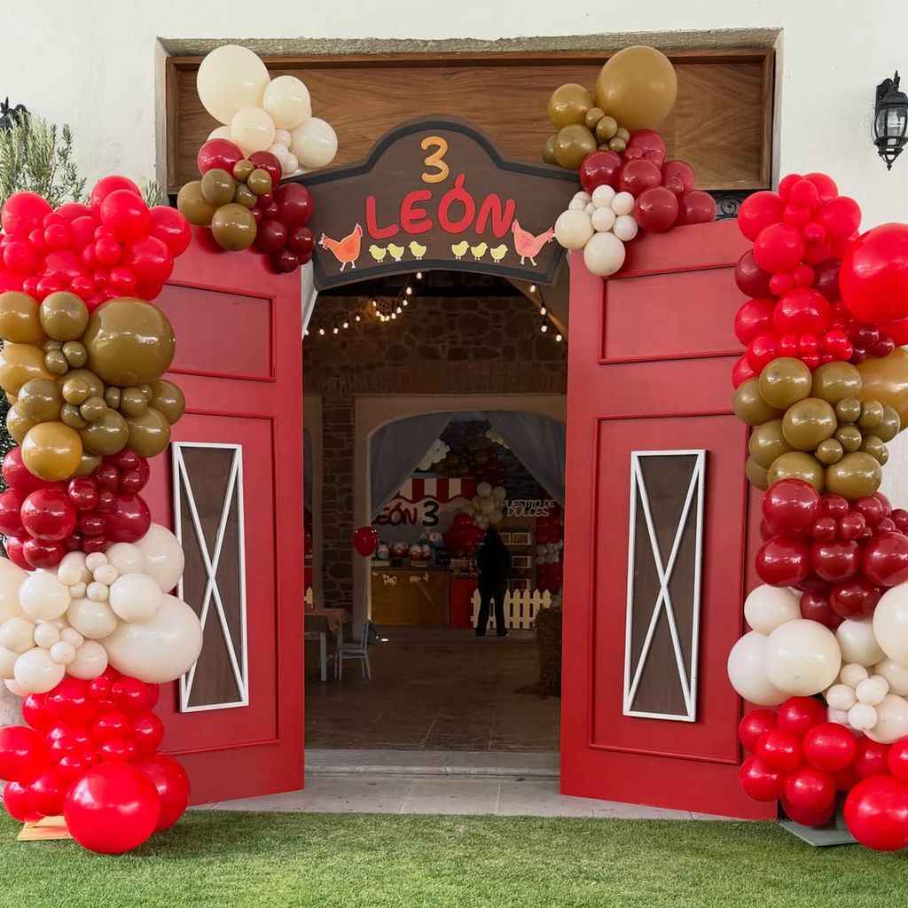 León tuvo su soñada fiesta de cumpleaños con temática de granja.
