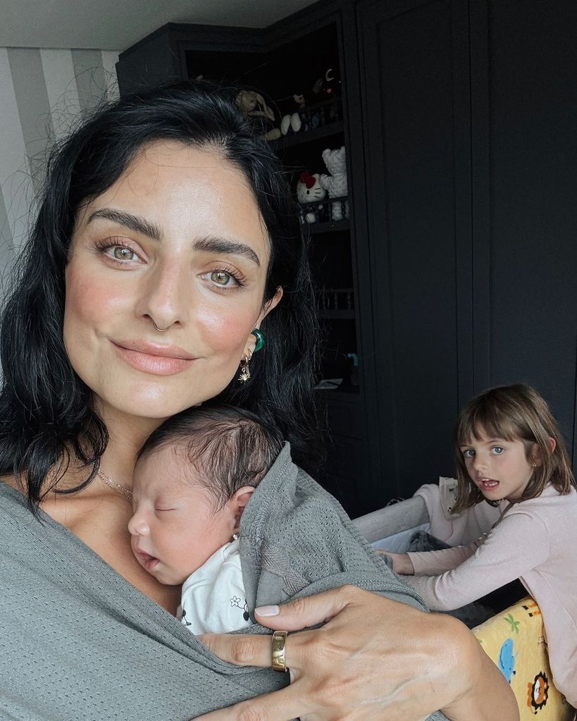 Aislinn Derbez visitó a Tessa, en compañía de su hija Kailani