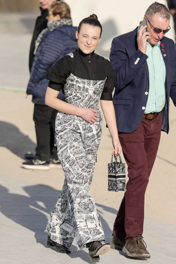 Bella Ramsey en el desfile de Dior en Paris