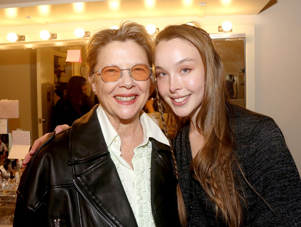 Ella Beatty junto a su madre, Annette Bening, una de sus grandes referentes y a quien la joven actriz ha definido como su "heroína y mejor amiga"