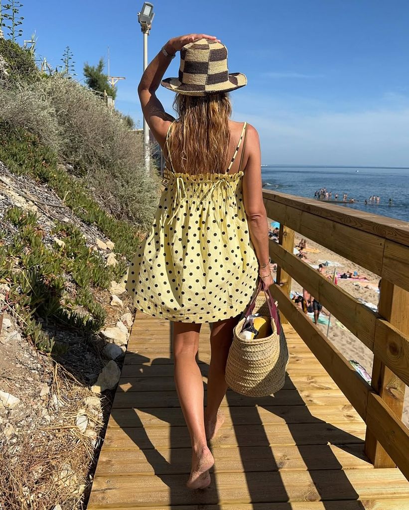 5 ocasiones en las que (por mucho calor que tengas) no deberías llevar un vestido de verano en agosto