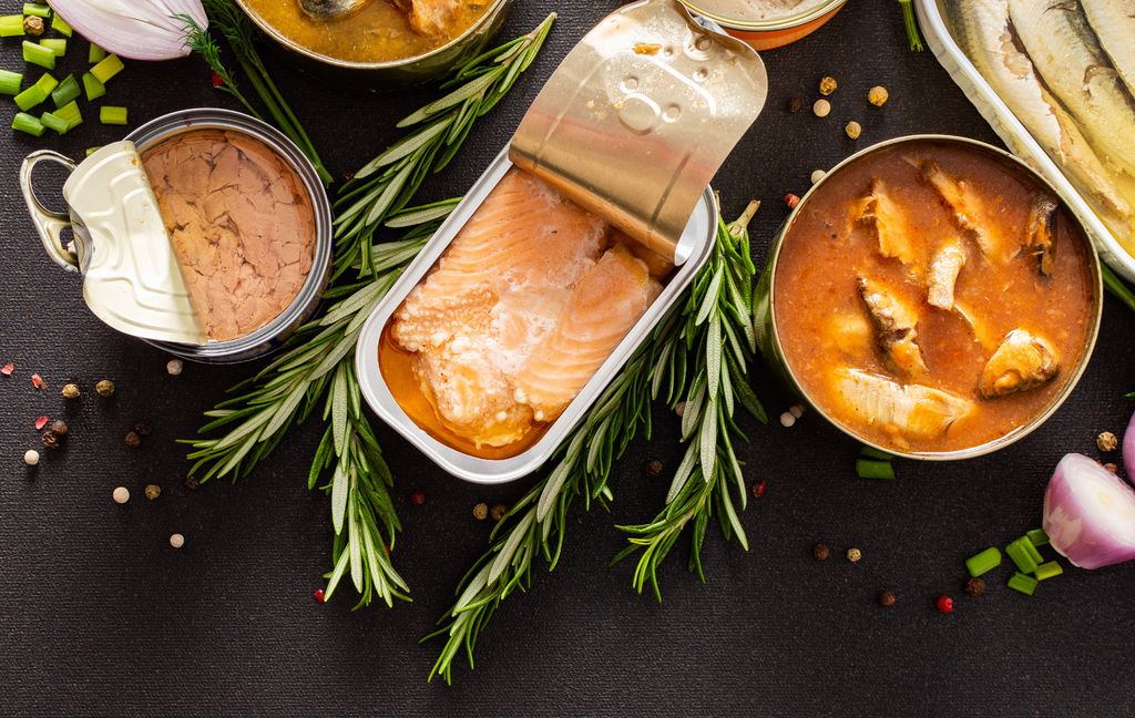 Latas de conservas de pescado
