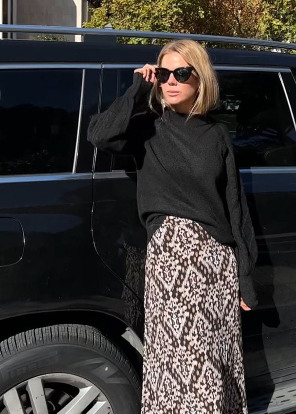 Los tres looks de Amelia Bono con prendas españolas y rebajadas este diciembre