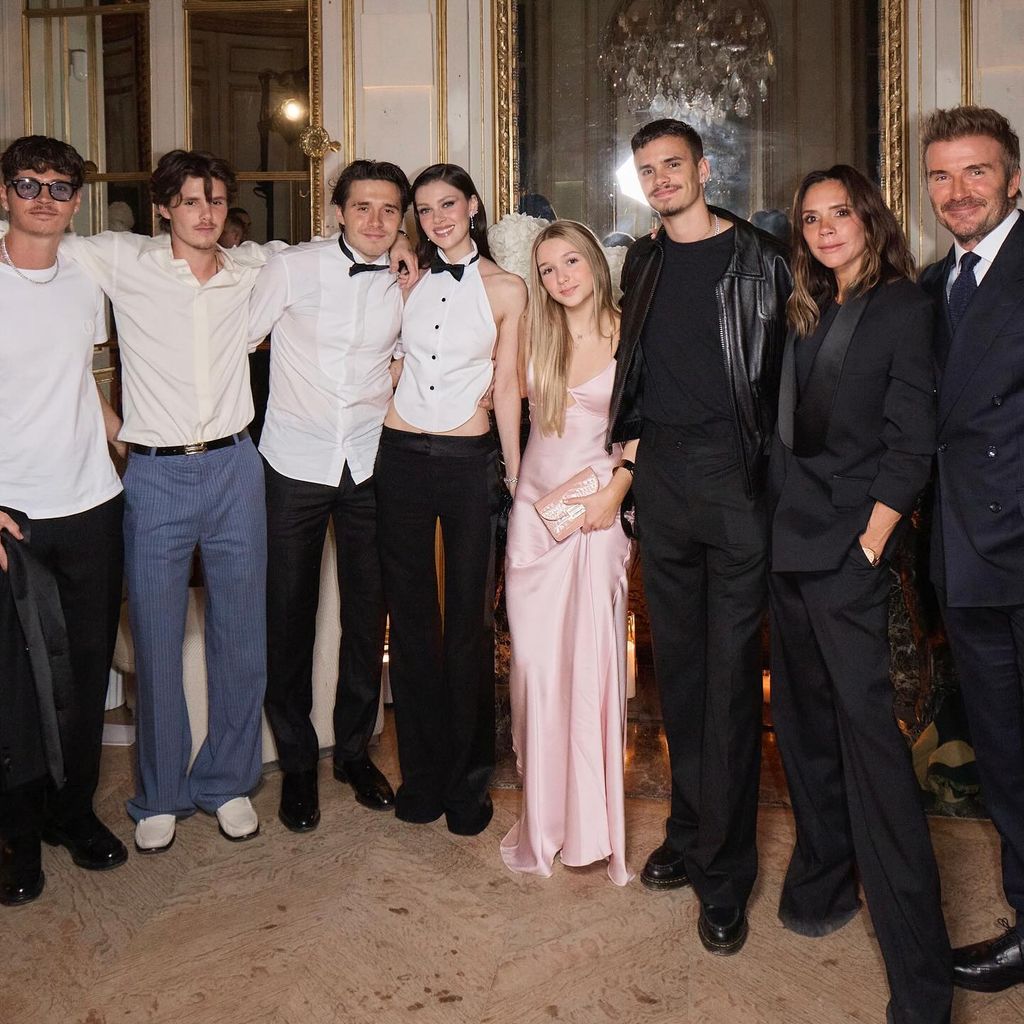 Los Beckham durante la presentación de la colección primavera-verano 2025 de Victoria Beckham en septiembre de 2024 
