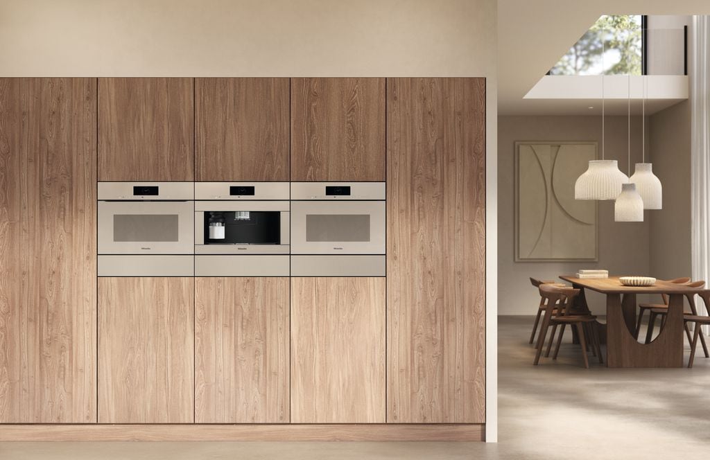 Cocina con muebles de madera