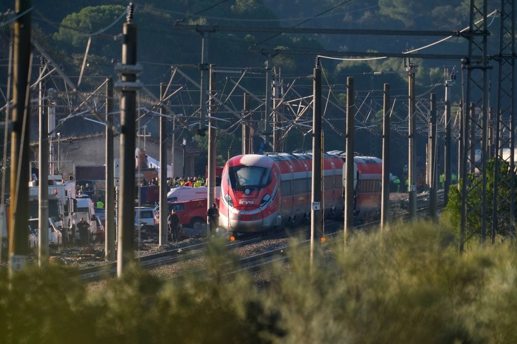 El accidente ferroviario de Adamuz (Córdoba) se produjo tras el descarrilamiento de dos trenes de alta velocidad, dejando 41 víctimas mortales y decenas de heridos