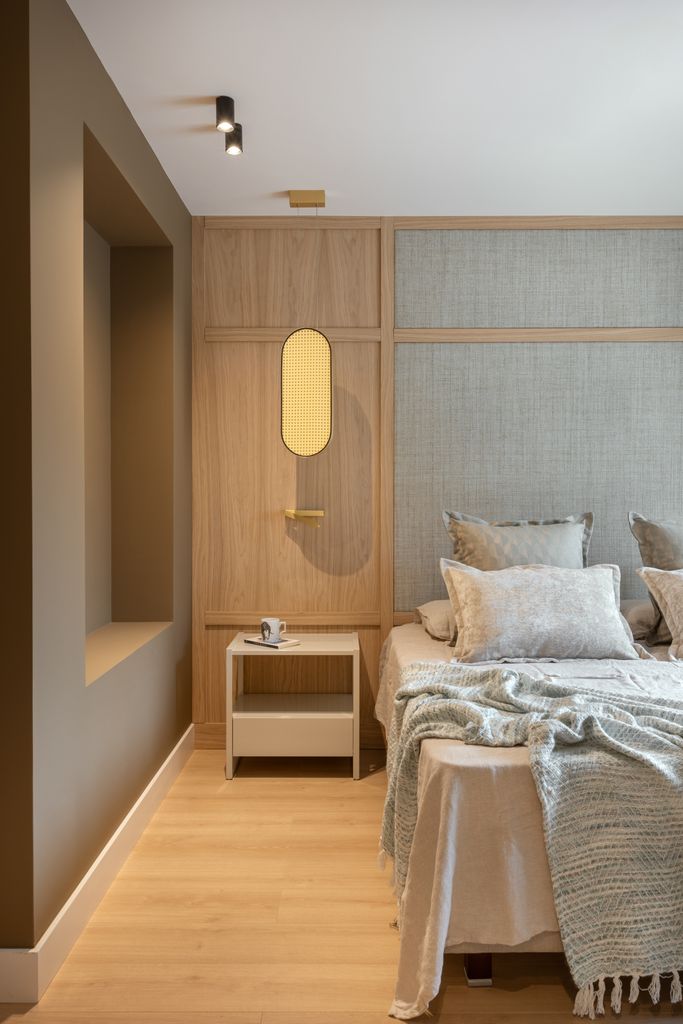 Texturas muy acogedoras en un dormitorio de decoración moderna