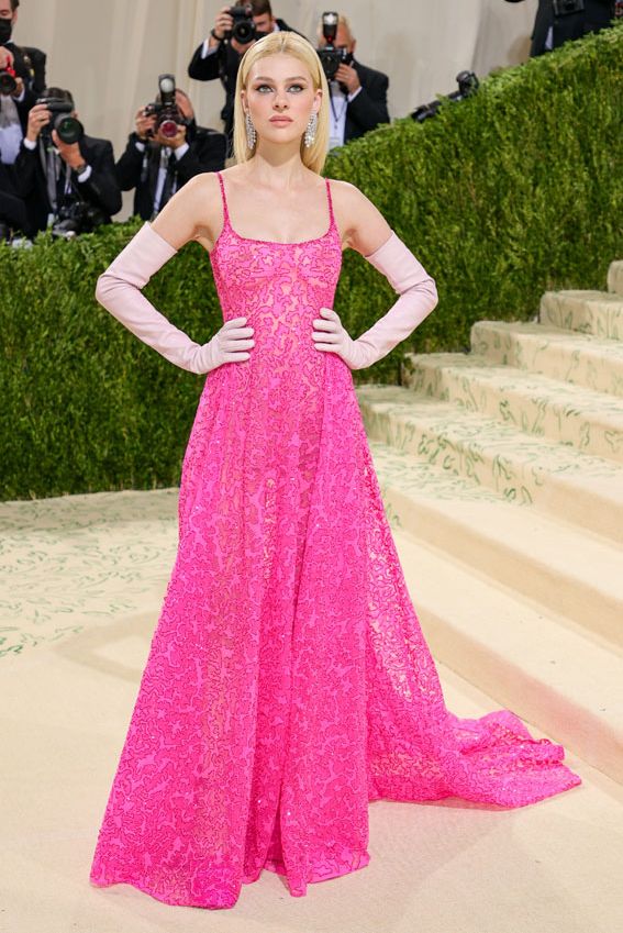 Así imaginamos el vestido de novia de Nicola Peltz, su secreto mejor guardado