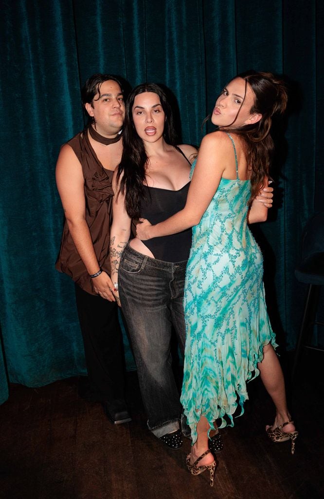 Carlos González, Jedet y Yenesi