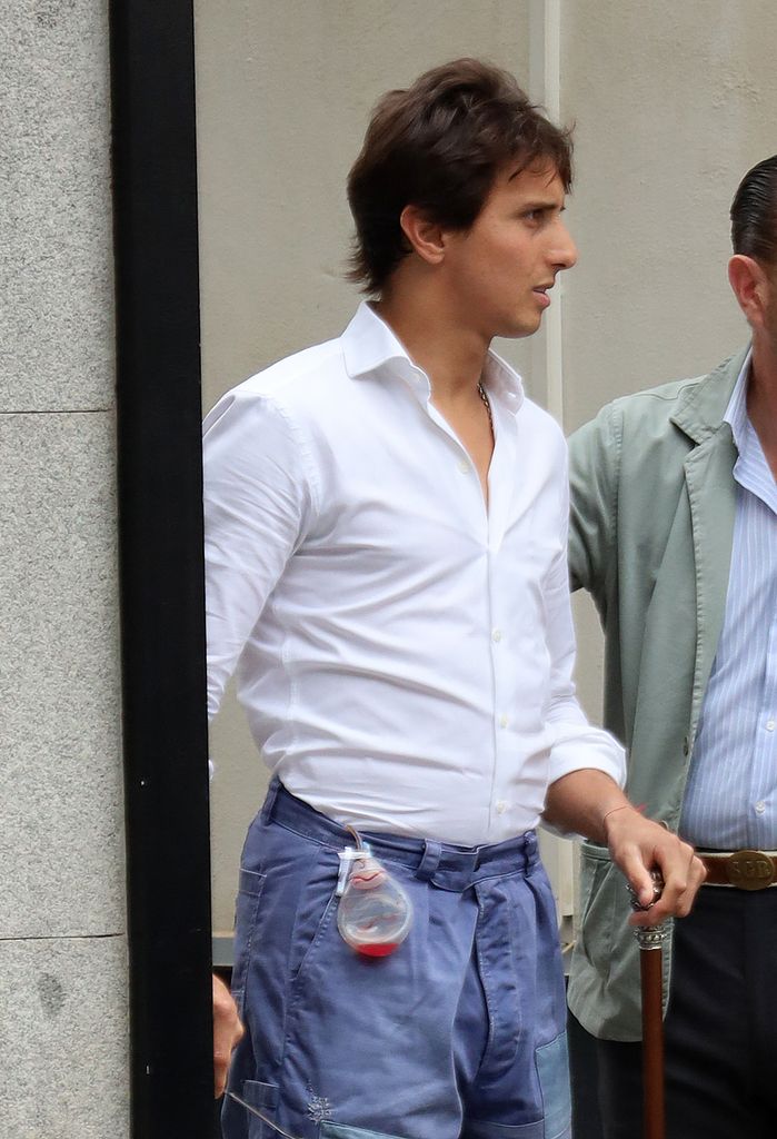 Andrés Roca Rey acude a la iglesia de la Hermandad de la Estrella en Triana, después de recibir el alta en el hospital, a 28 de abril de 2026, en Sevilla