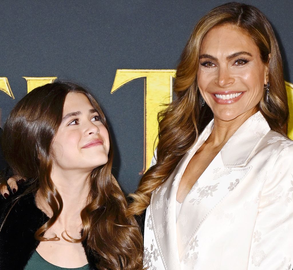 Ayda Field con su hija Teddy en su debut como actriz en la película Tinsel Town en Londres