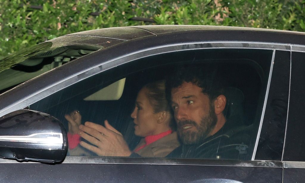 Ben Affleck goes on a romantic night out with Jennifer Lopez