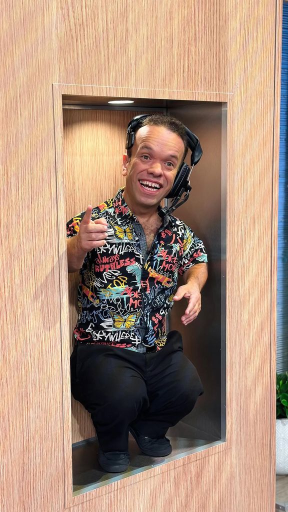 Carlitos 'El Productor' trabajó en 'Sábado Gigante' como el mini Chacal