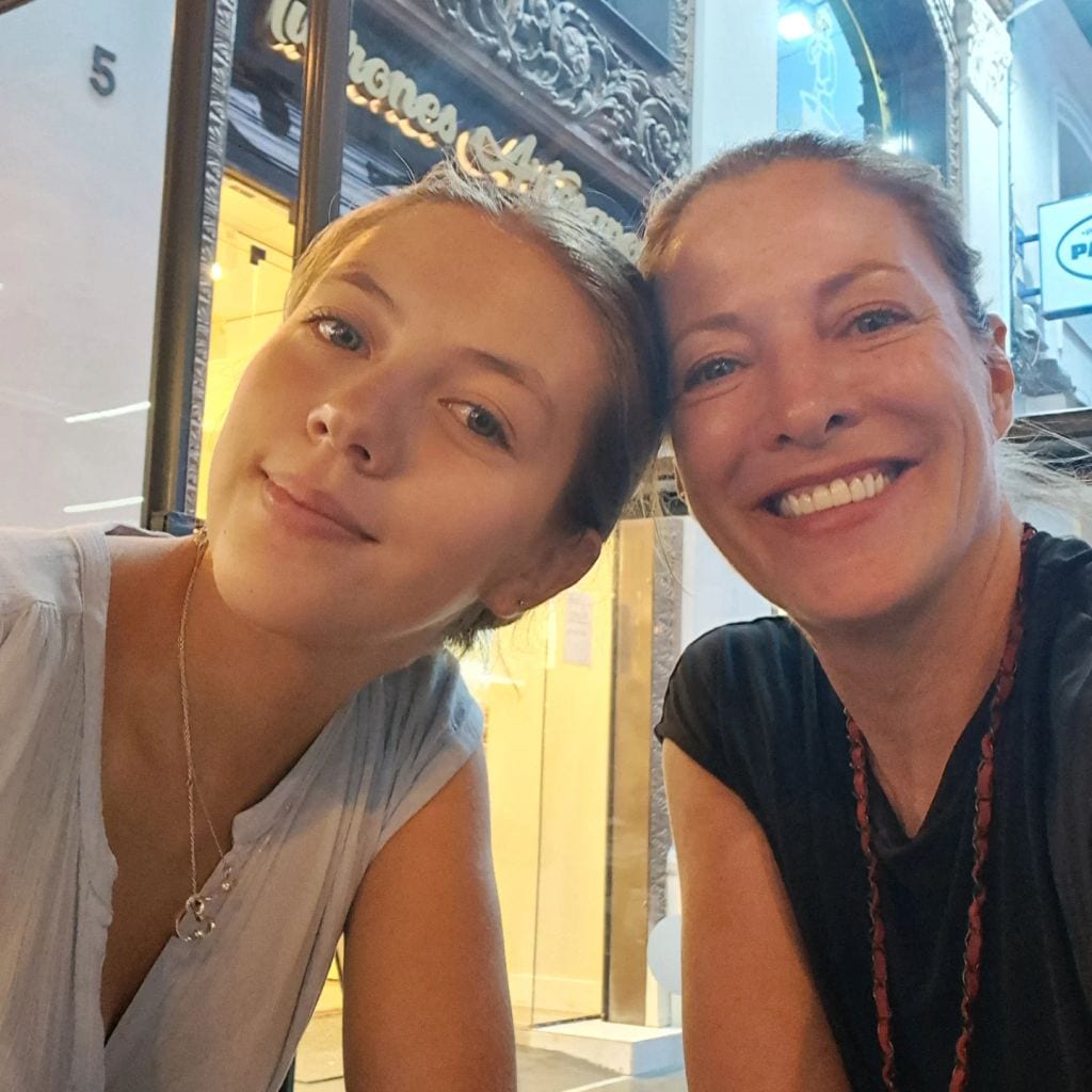 Andrea Noli y su hija Valentina en Madrid