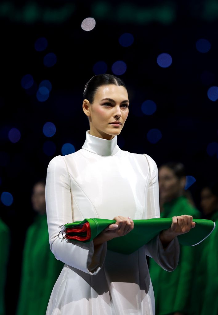 Vittoria Ceretti en la ceremonia de inauguración de los Juegos Olímpicos de Invierno Milan Cortina 2026.