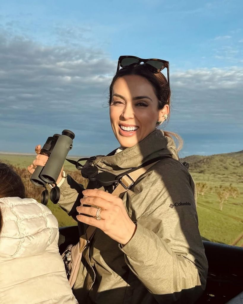 Jacky Bracamontes en África