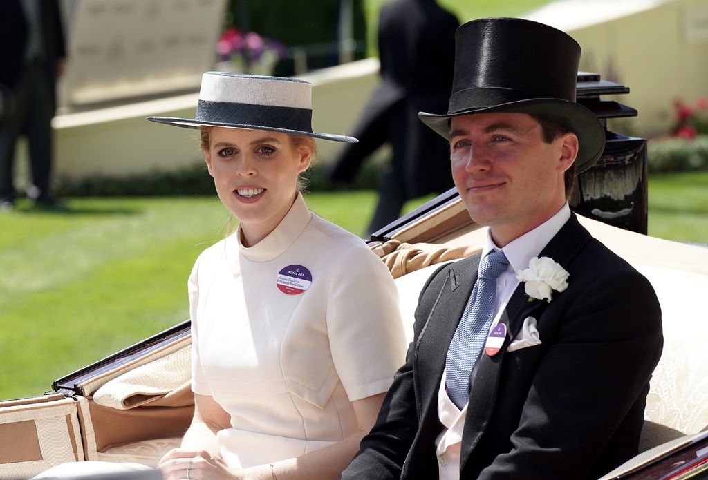 Beatriz de York y su marido, en las carreras de Ascot de 2022