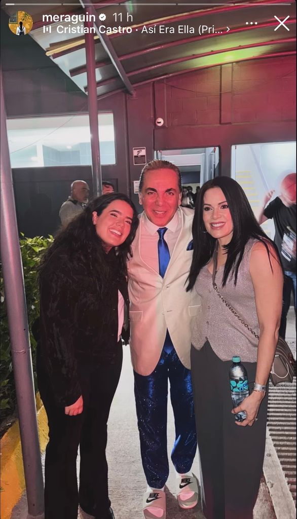 Cristian Castro con Camila Fernández y América Guinart. 