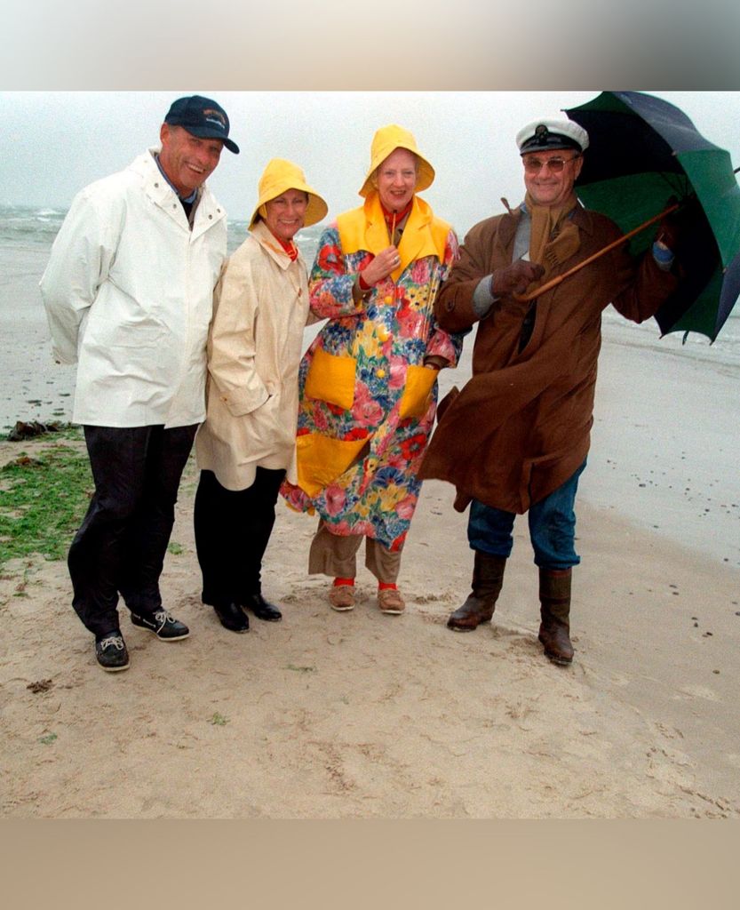 El 9 de junio de 1998, en medio de un fuerte vendaval, la reina Margarita y el príncipe Enrique visitaron Grenen, acompañados por el rey Harald y la reina Sonia; se trata del extremo de Skagen Odde, donde confluyen el Skagerrak y el Kattegat