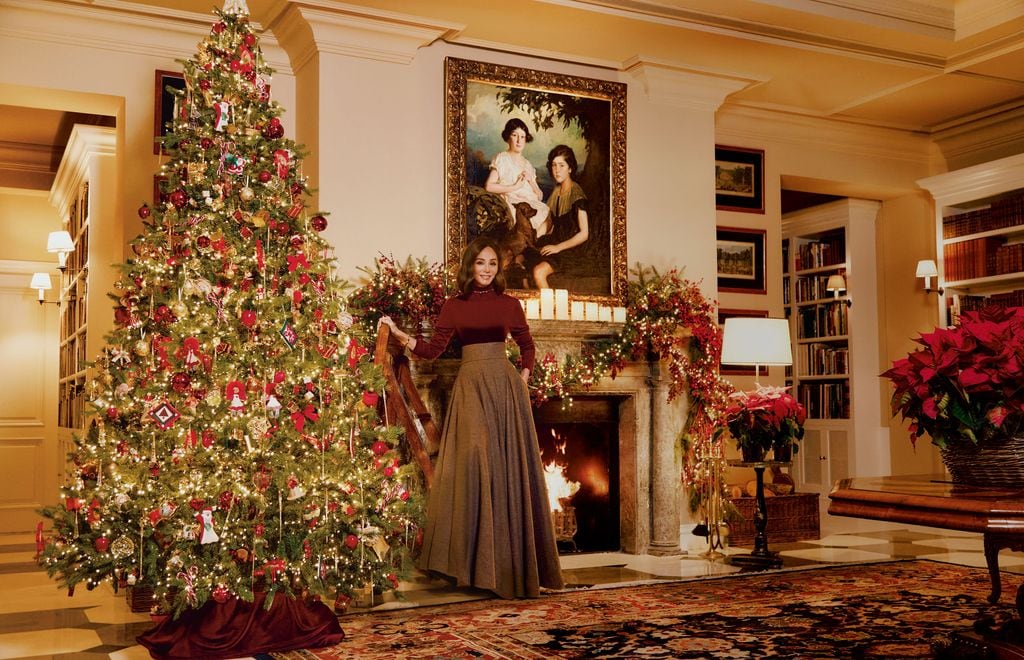 Isabel Preysler en el recibidor de su casa