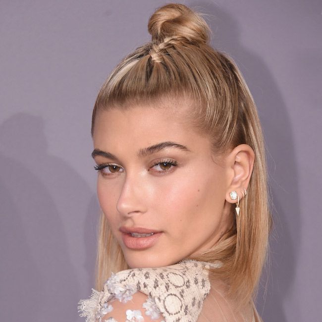 Hailey Baldwin peinado