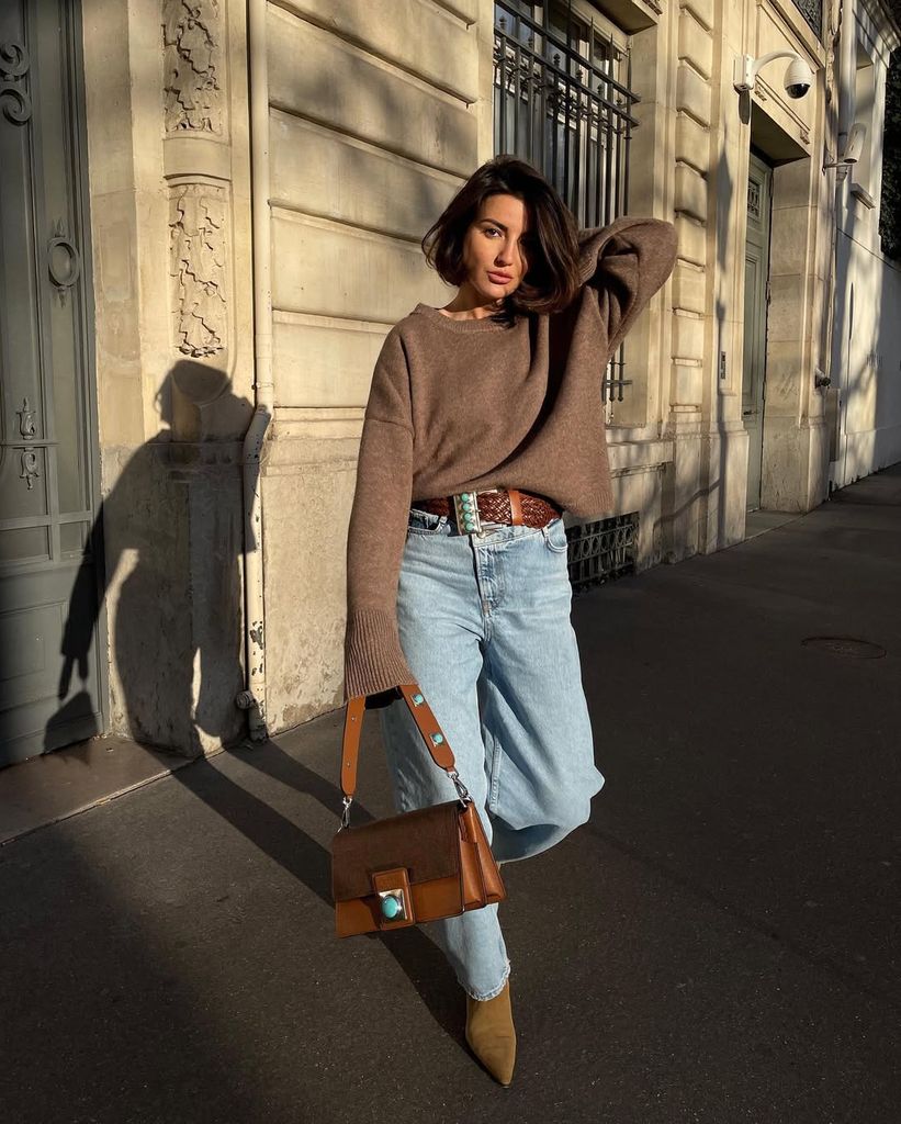 Alexandra Pereira con los vaqueros de cintura cruzada de Zara