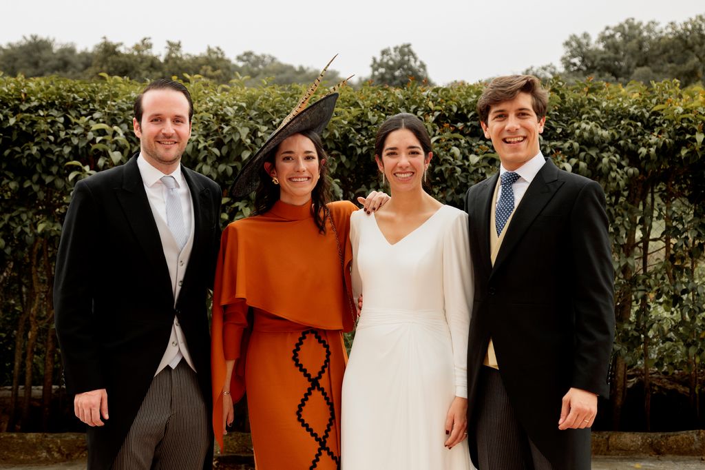 Las hermanas, con sus maridos: Jorge, Maite, Begoña y Antonio (de izquierda a derecha)