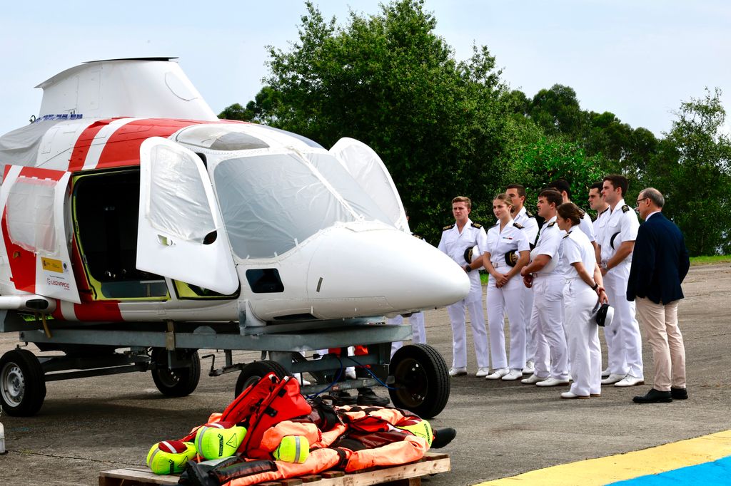 La princesa Leonor durante su instrucción en salvamento