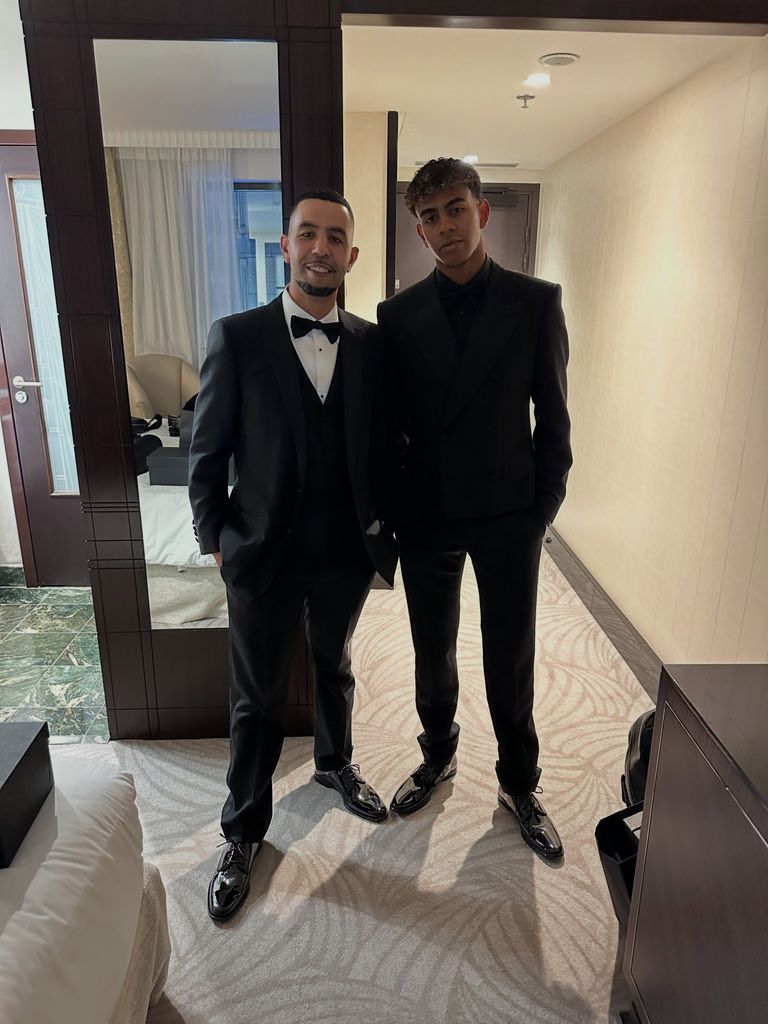 Lamine Yamal junto a su padre Mounir Nasraoui.