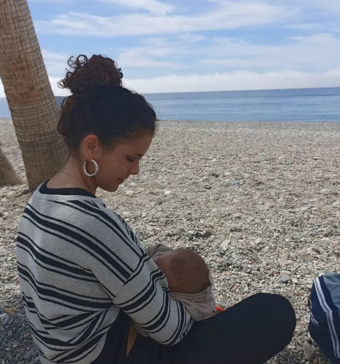 Sandra Blázquez con su bebé
