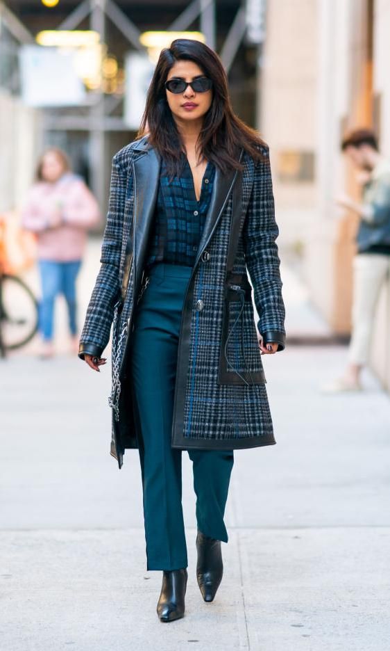 Priyanka Chopra en look monocromatico verde con estampado