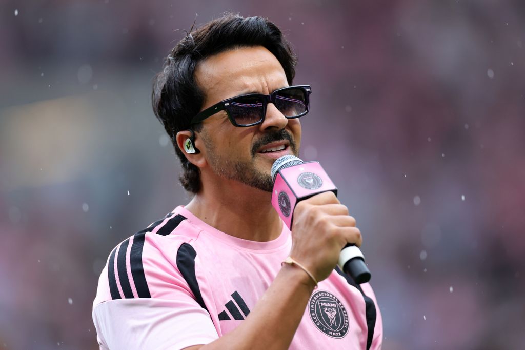 Luis Fonsi cantó el himno nacional en el juego del Inter Miami y Philadelphia Union.