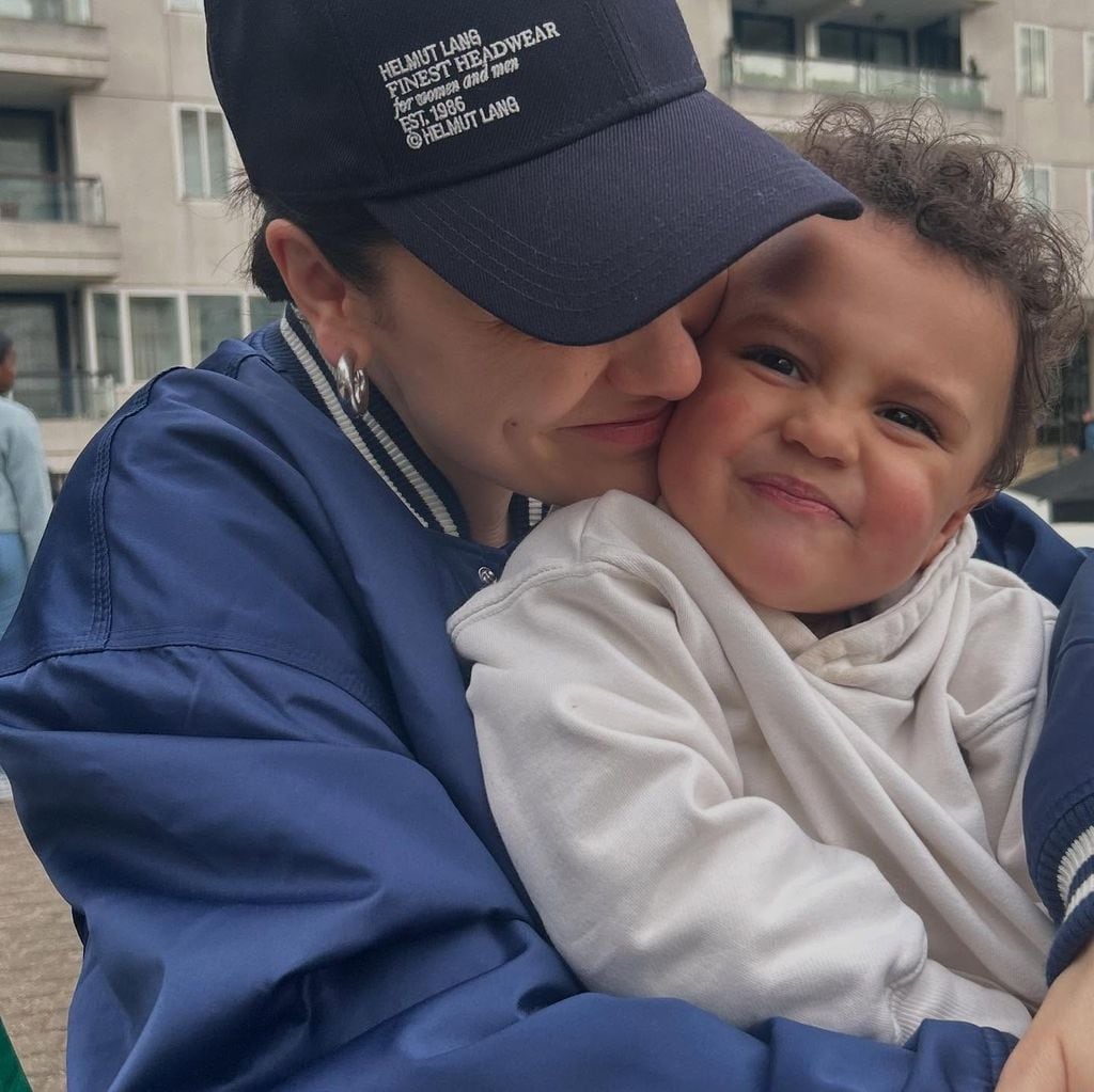 Jessie J es madre de Sky, de dos años, fruto de su relación con la estrella del baloncesto Chanan Colman.