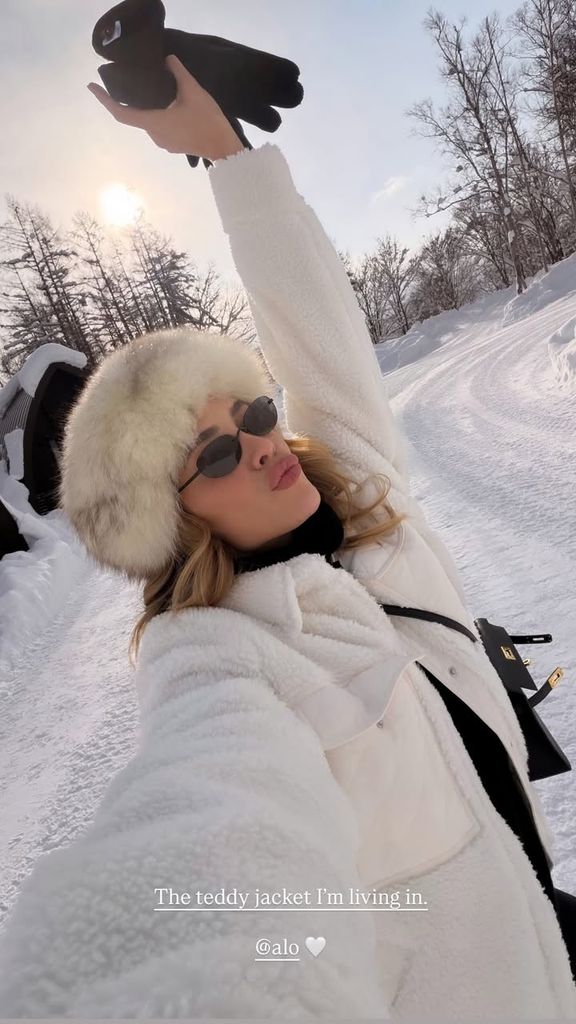 Michelle regresa a un lugar para esquiar, a 4 años del accidente que sufrió realizando este deporte.