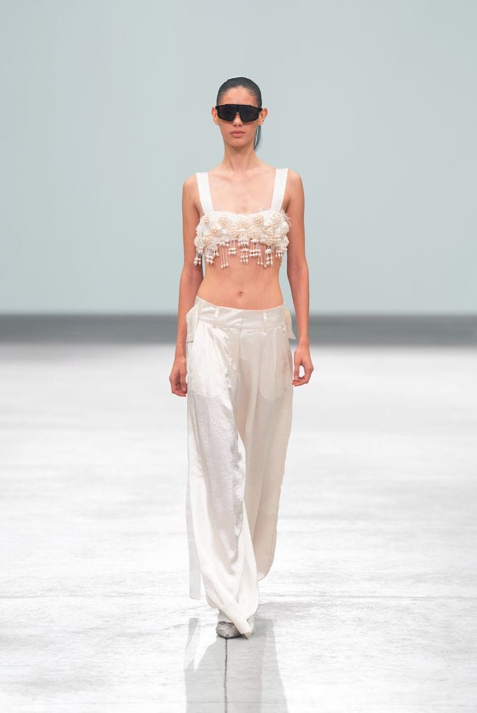 Look 1 de la colección.